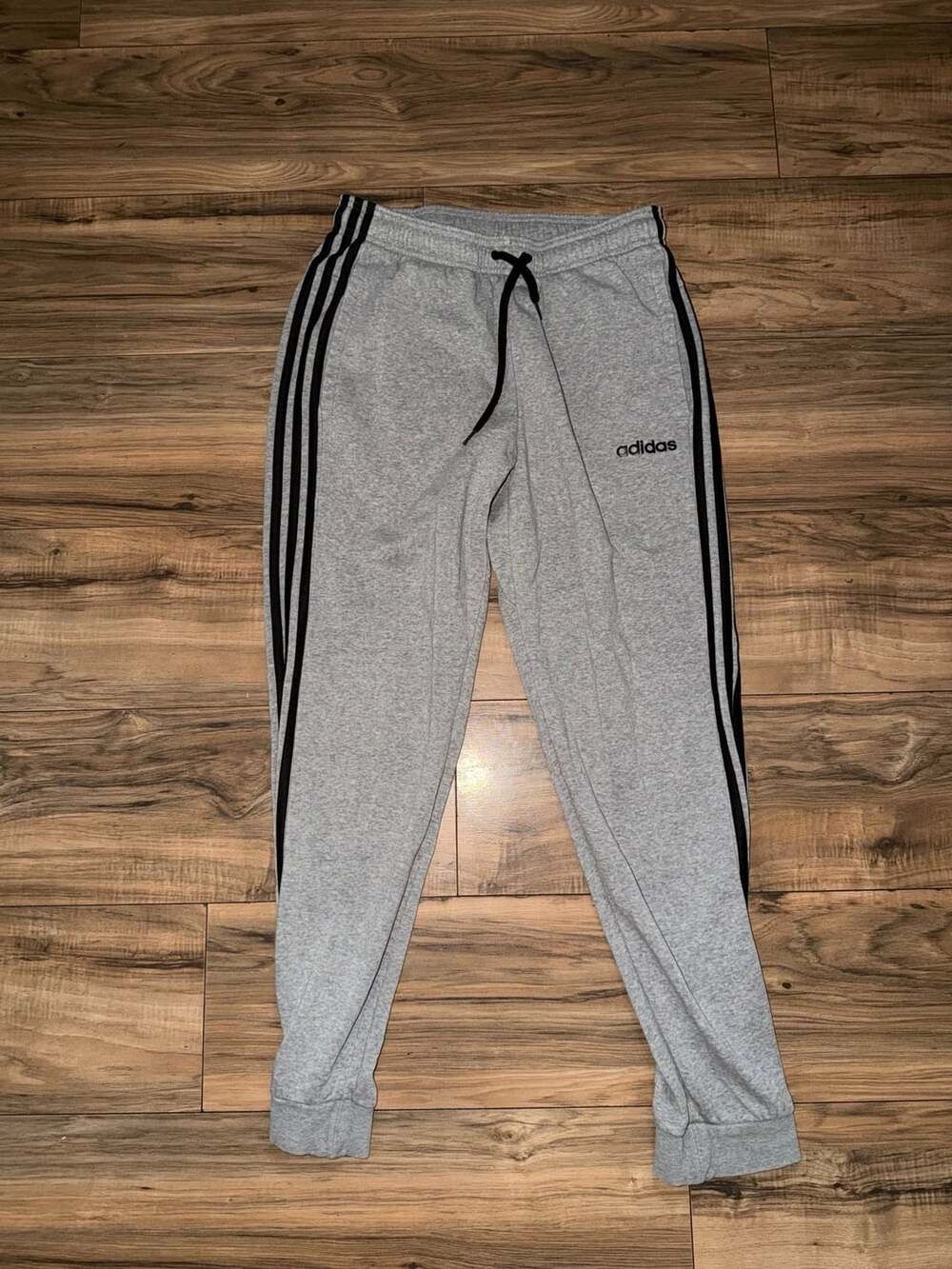 Adidas Men's Essentials 3-Stripes Fleece Tapered Cuffed Joggers Gray Medium